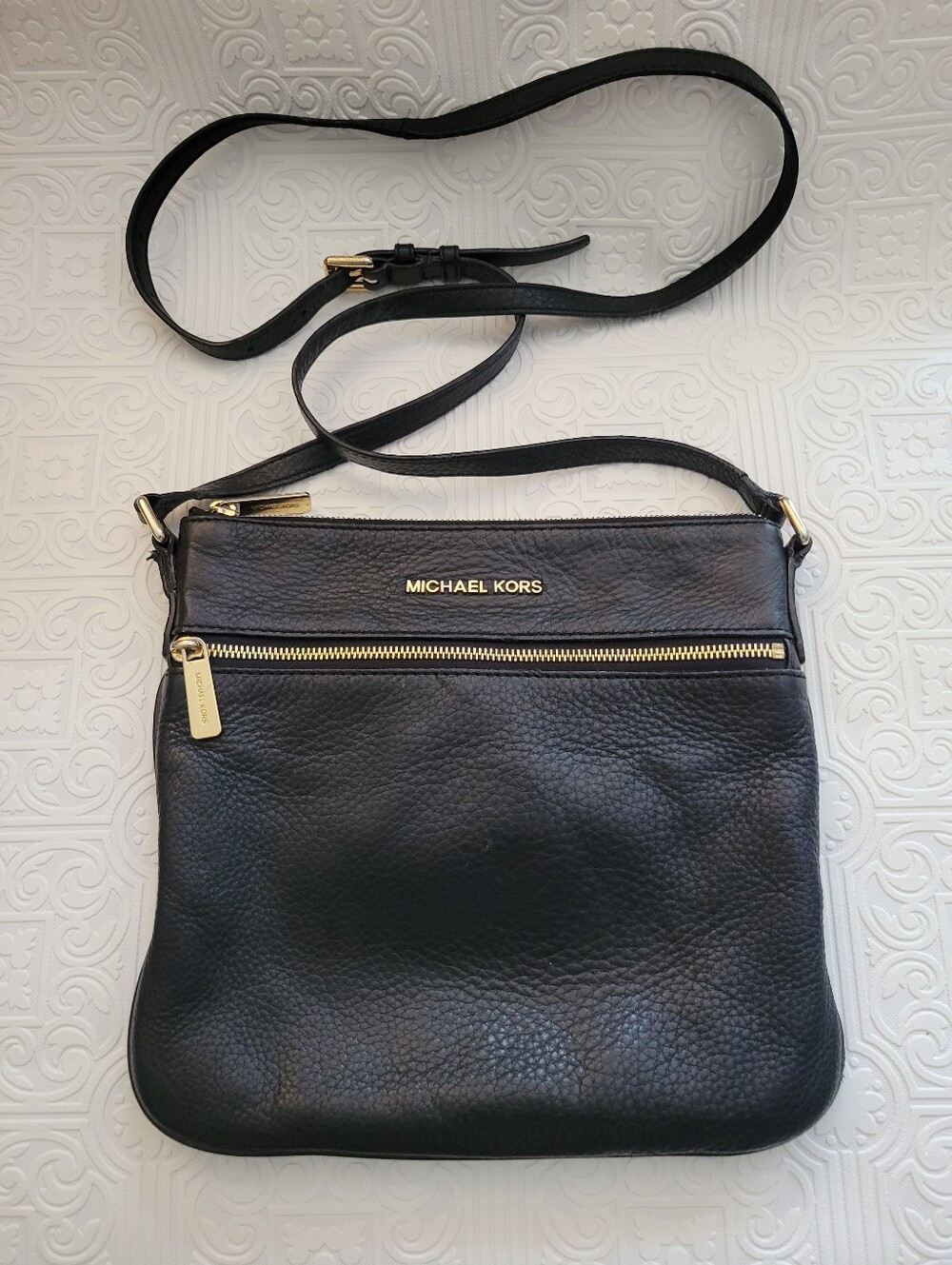Michael Kors Black Pebbled Leather Crossbody Purse Slim Gold Hardware MK Bag